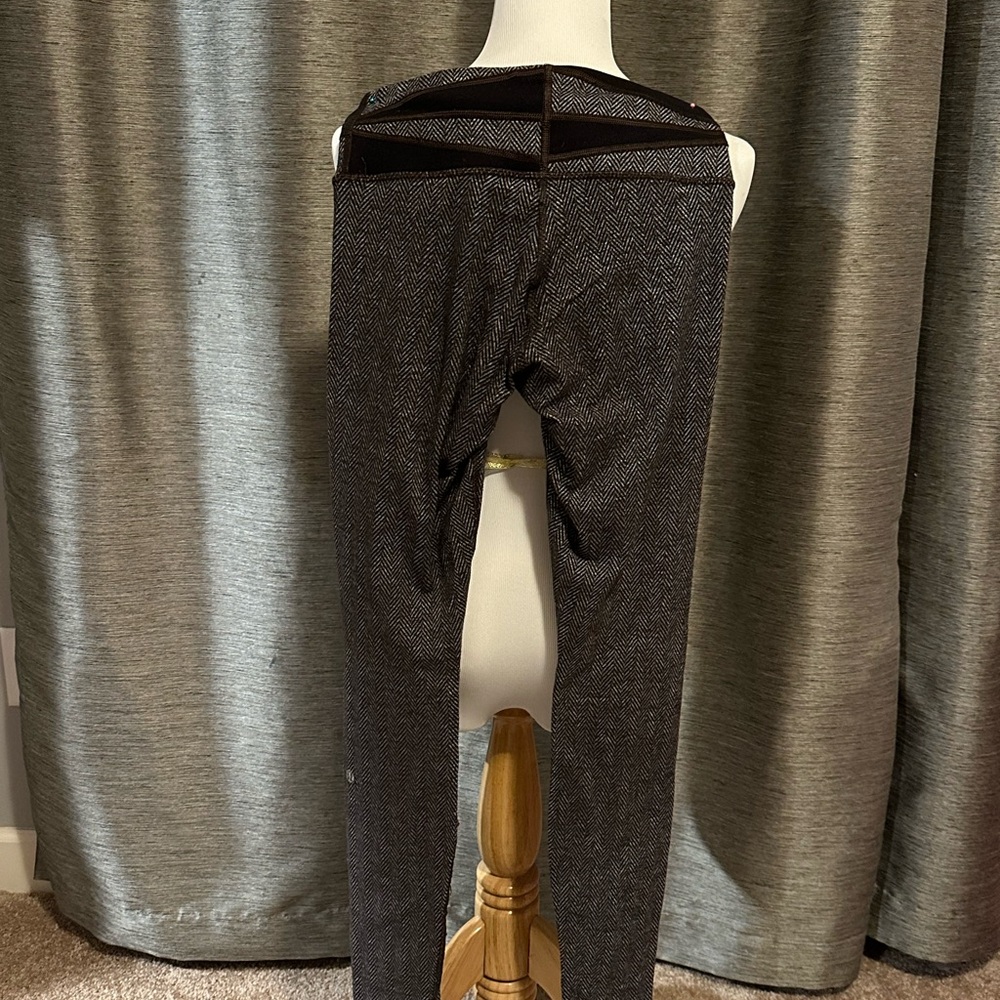 Lululemon Black and Gray Leggings